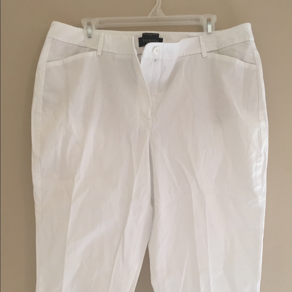 White Talbots Petites Capris Pants